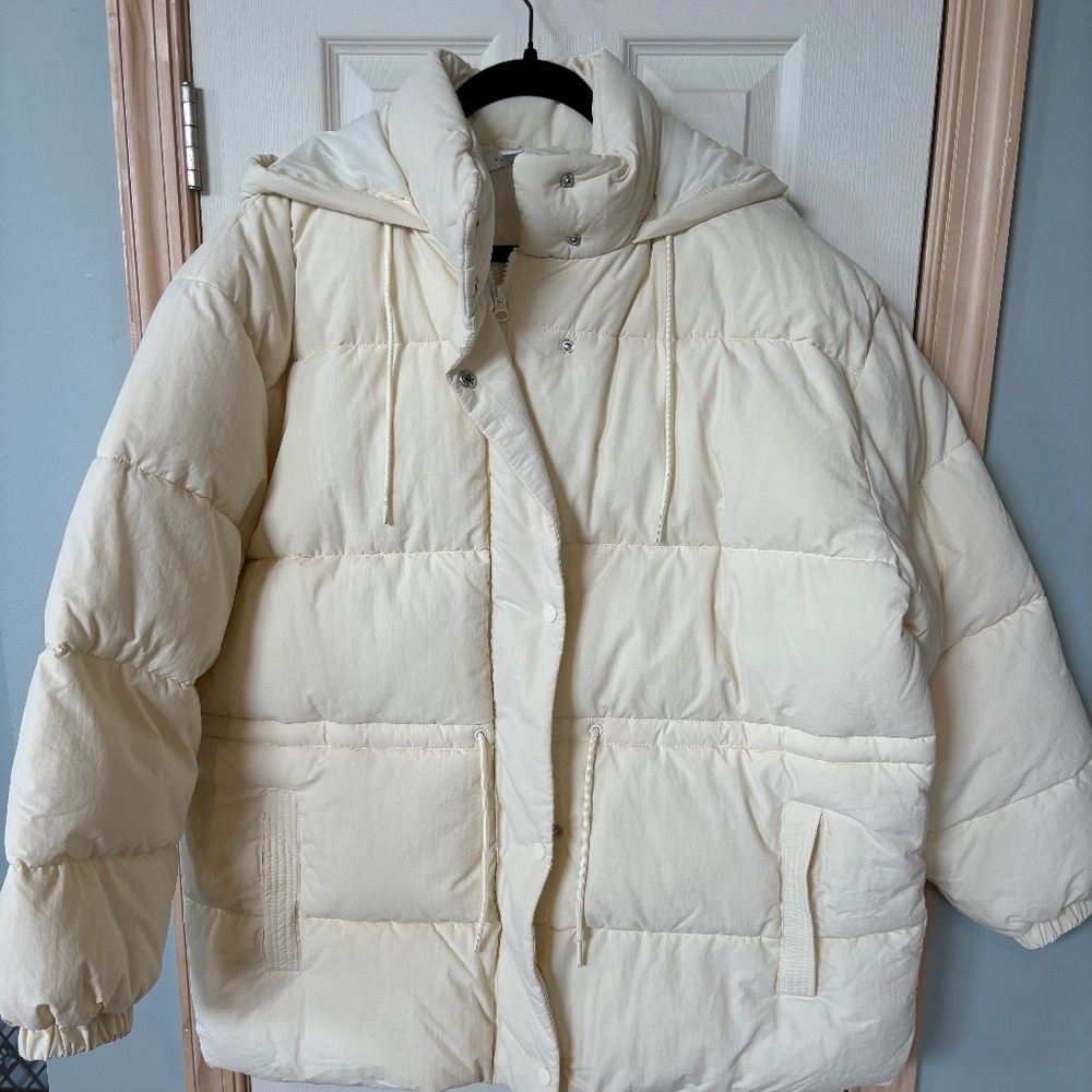 Womans Topshop Puffer Jacket with attached hood, cream color, Size 12